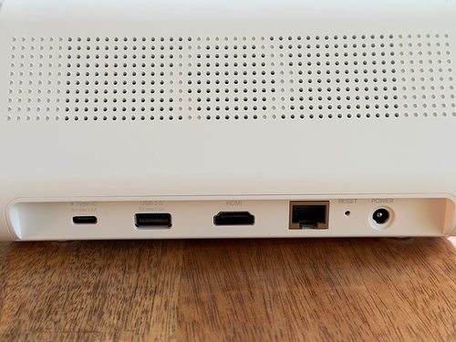 Rückseite des Tapo H500 mit USB-C, USB 2.0, HDMI, LAN, Reset-Taster und Strombuchse