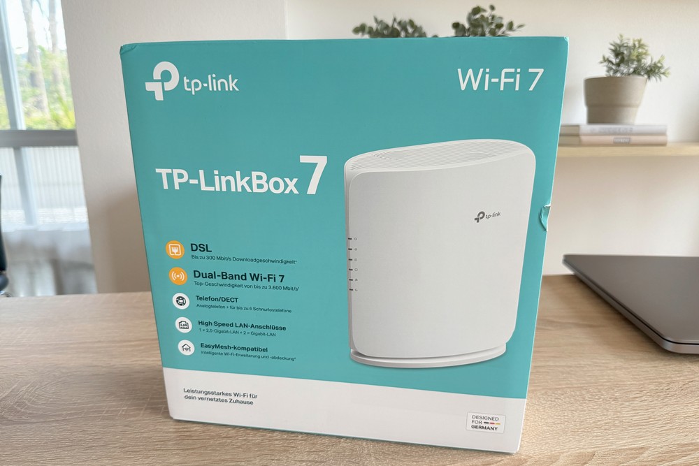 Verpackung der TP-LinkBox 7 mit Aufdruck Wi-Fi 7, DSL bis 300 Mbit/s und Designed for Germany